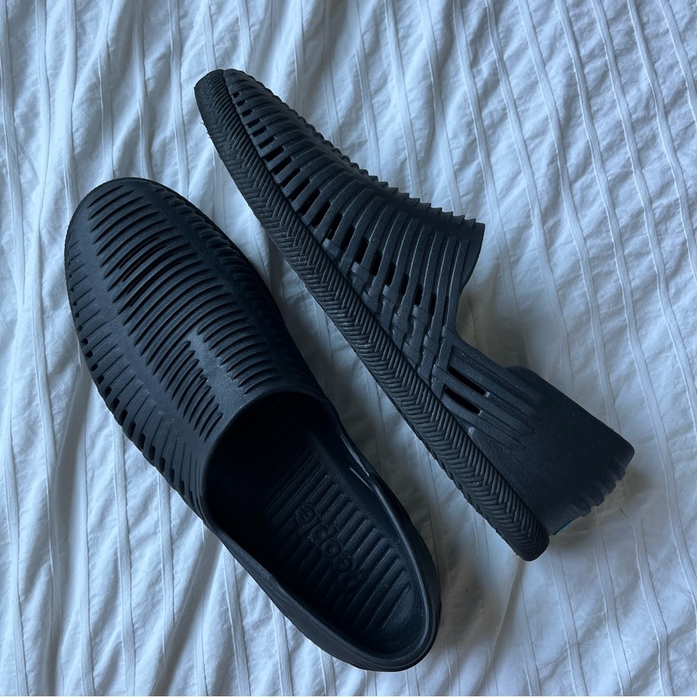 Black Women's Flats & Loafers